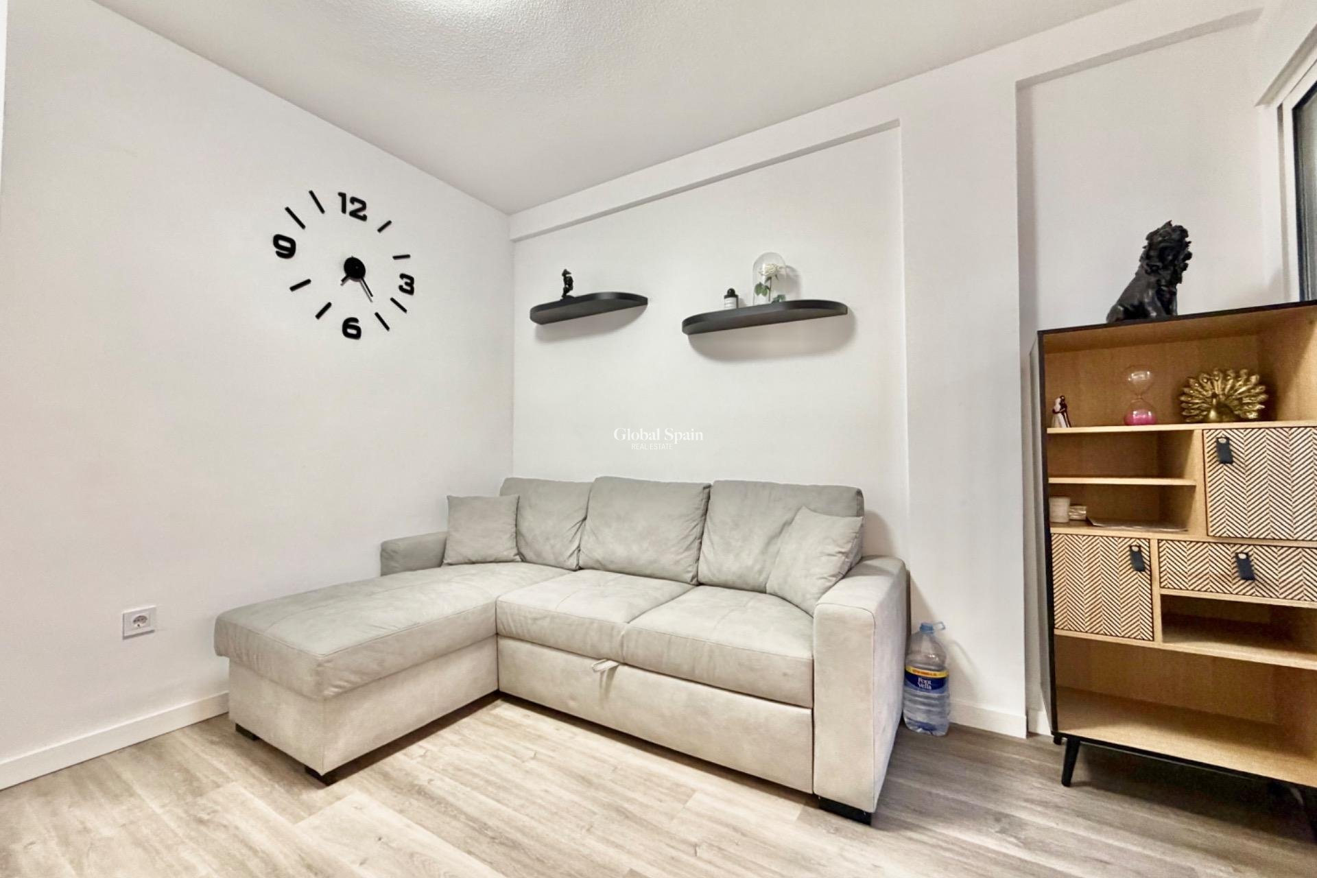 Revente - APPARTEMENT -
TORREVIEJA - La Mata pueblo