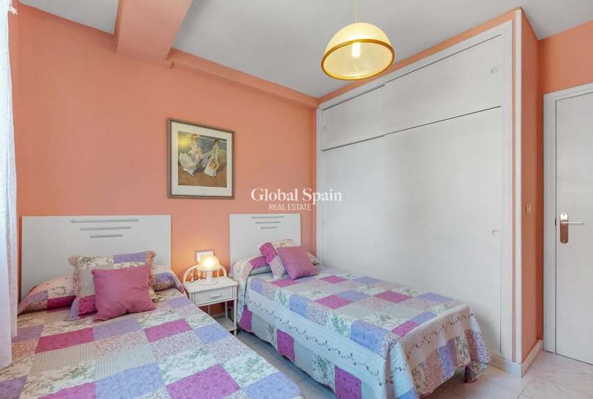 Revente - APPARTEMENT -
TORREVIEJA - La Mata pueblo