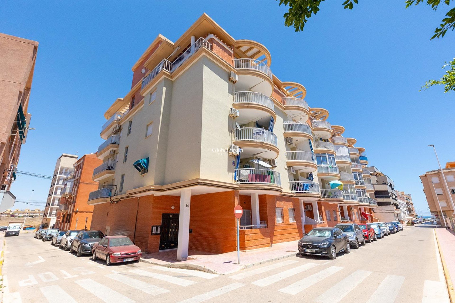 Revente - APPARTEMENT -
TORREVIEJA - La Mata pueblo