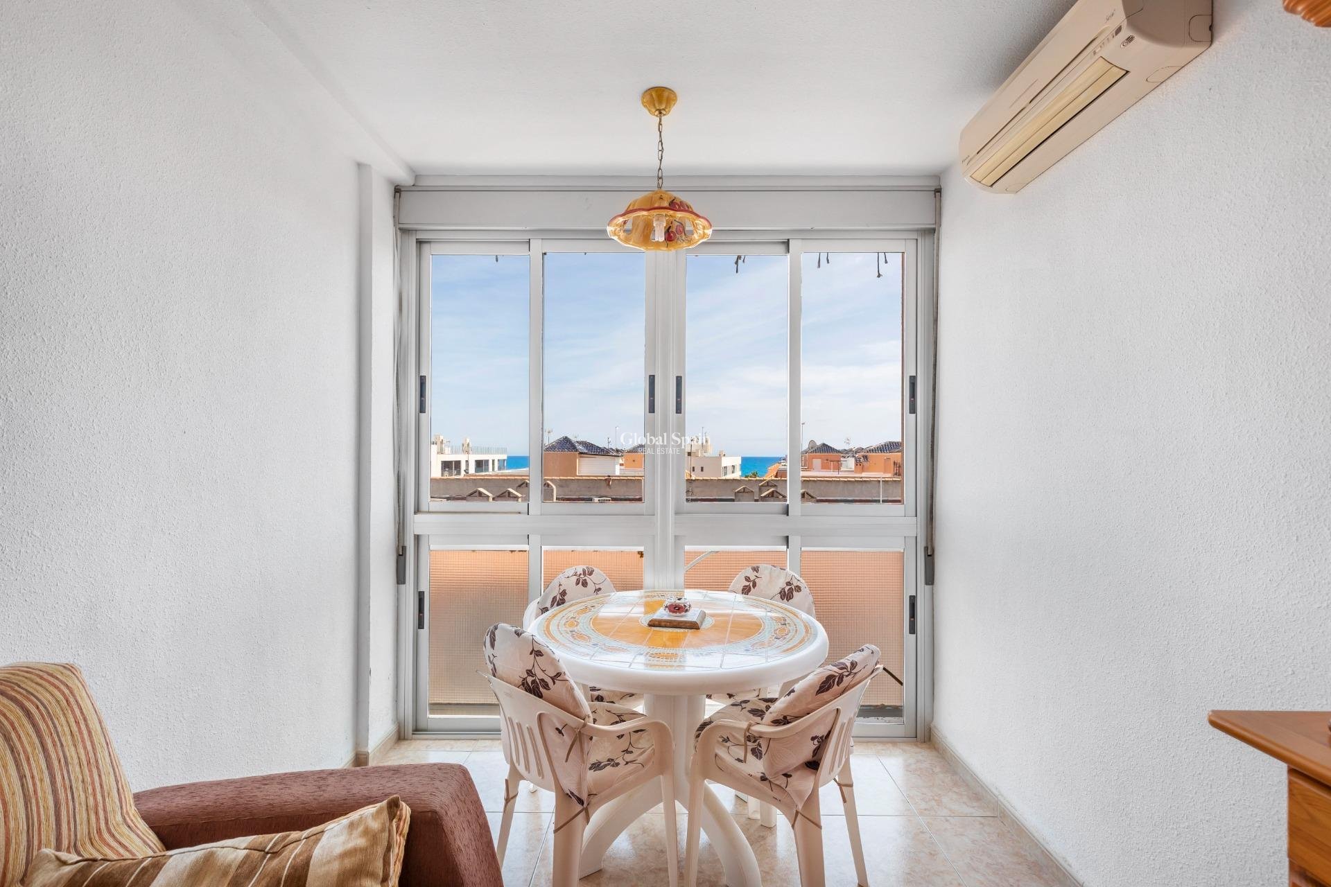 Revente - APPARTEMENT -
TORREVIEJA - La Mata pueblo
