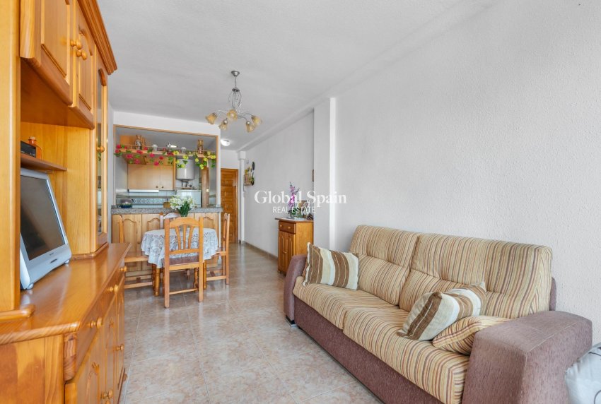 Revente - APPARTEMENT -
TORREVIEJA - La Mata pueblo
