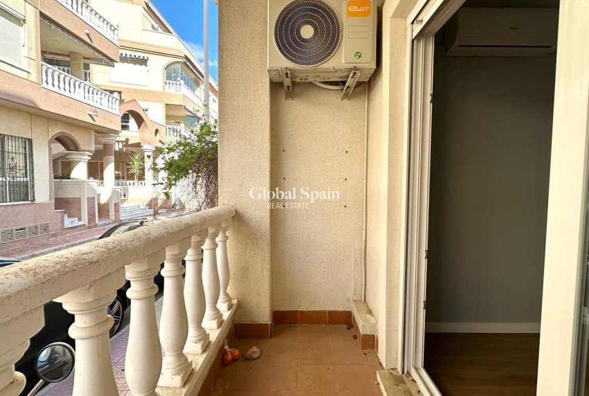 Revente - APPARTEMENT -
TORREVIEJA - La Mata pueblo