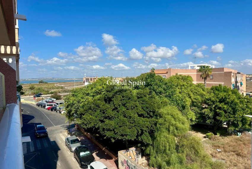 Revente - APPARTEMENT -
TORREVIEJA - La Mata pueblo