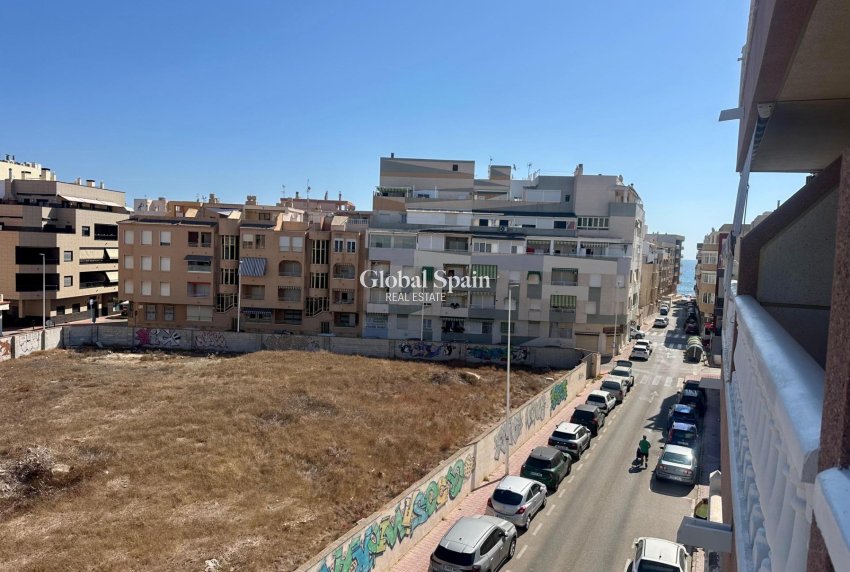 Revente - APPARTEMENT -
TORREVIEJA - La Mata pueblo