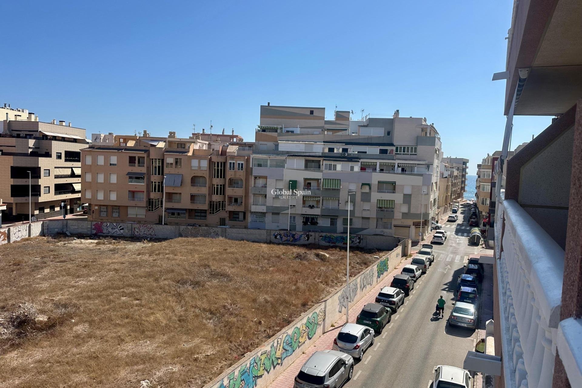 Revente - APPARTEMENT -
TORREVIEJA - La Mata pueblo