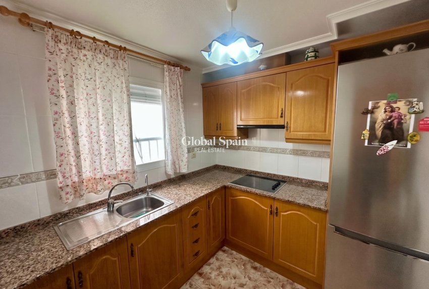 Revente - APPARTEMENT -
TORREVIEJA - La Mata pueblo