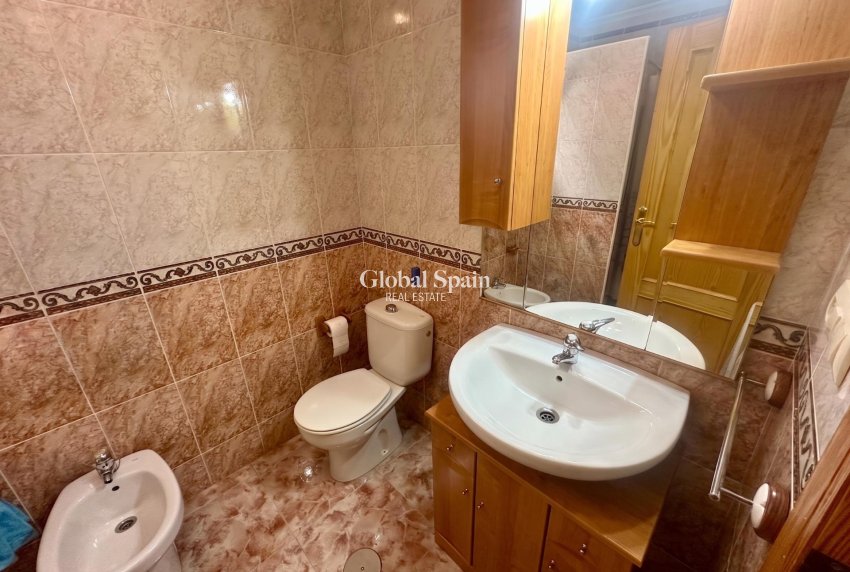 Revente - APPARTEMENT -
TORREVIEJA - La Mata pueblo