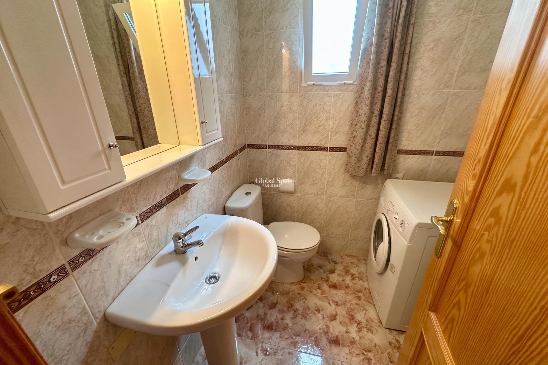 Revente - APPARTEMENT -
TORREVIEJA - La Mata pueblo