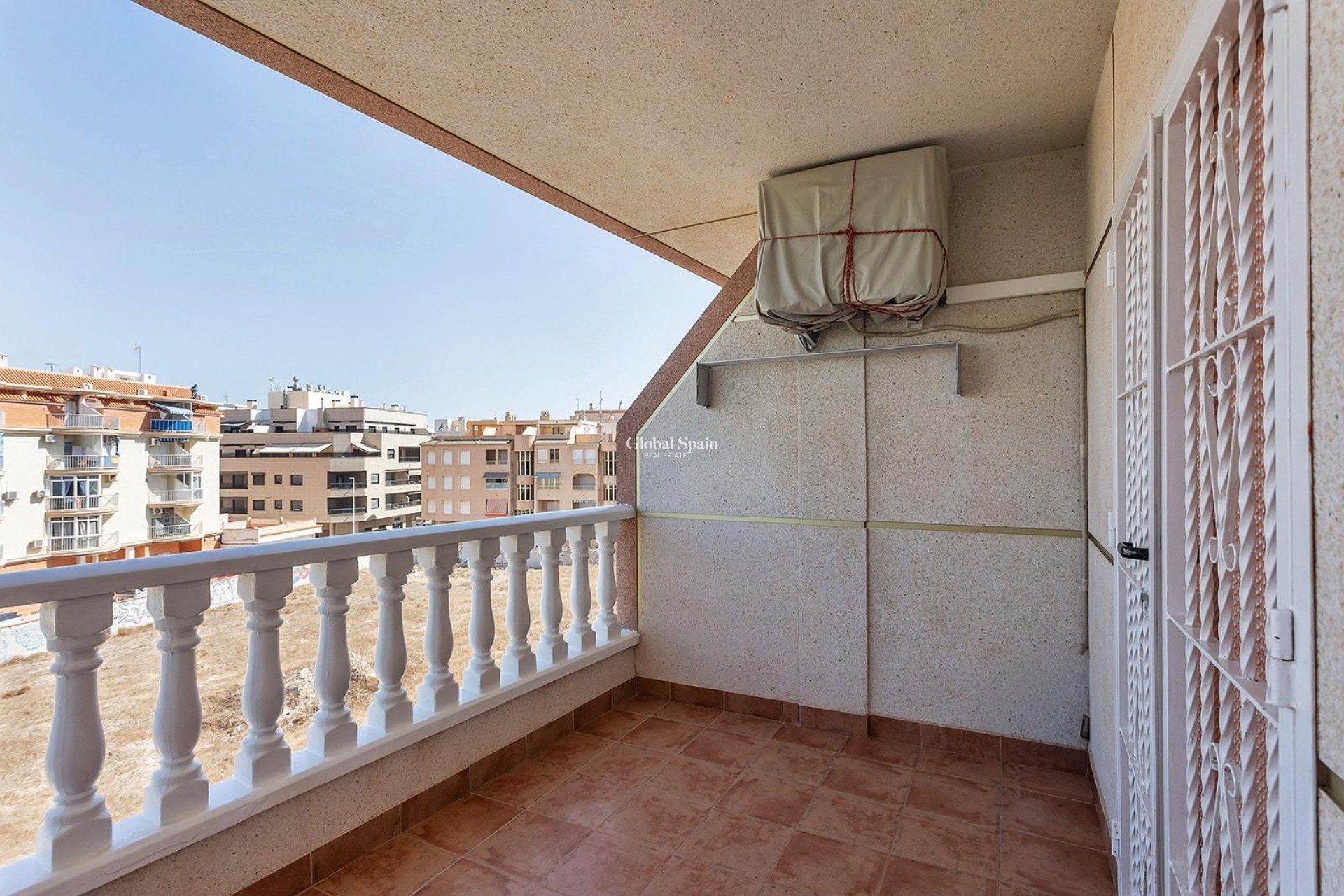 Revente - APPARTEMENT -
TORREVIEJA - La Mata pueblo
