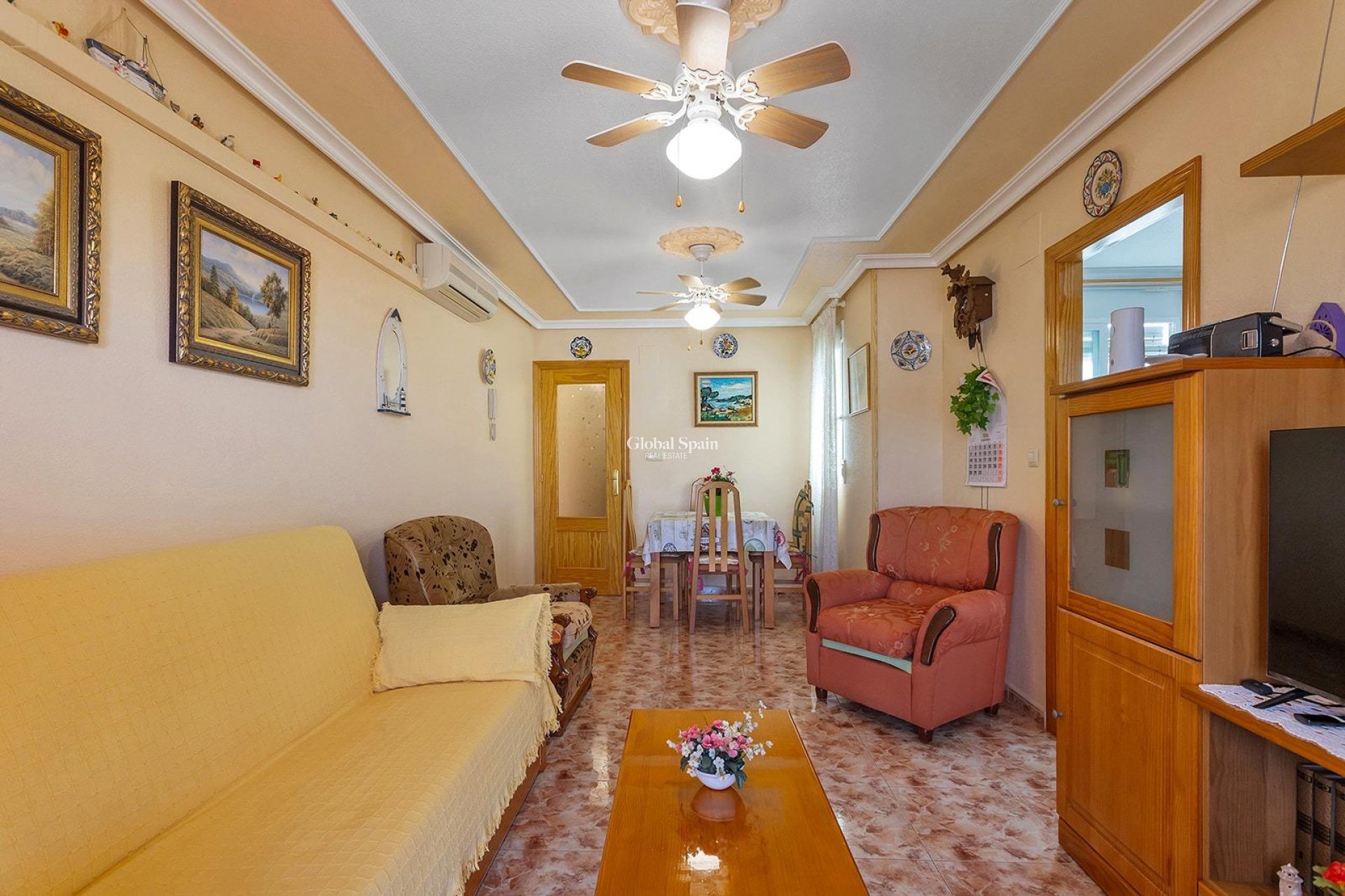 Revente - APPARTEMENT -
TORREVIEJA - La Mata pueblo