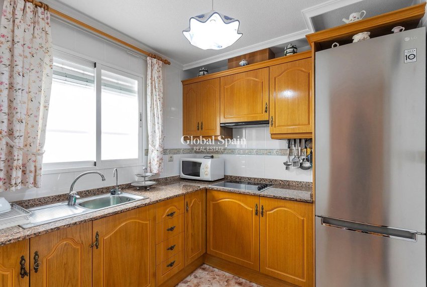 Revente - APPARTEMENT -
TORREVIEJA - La Mata pueblo