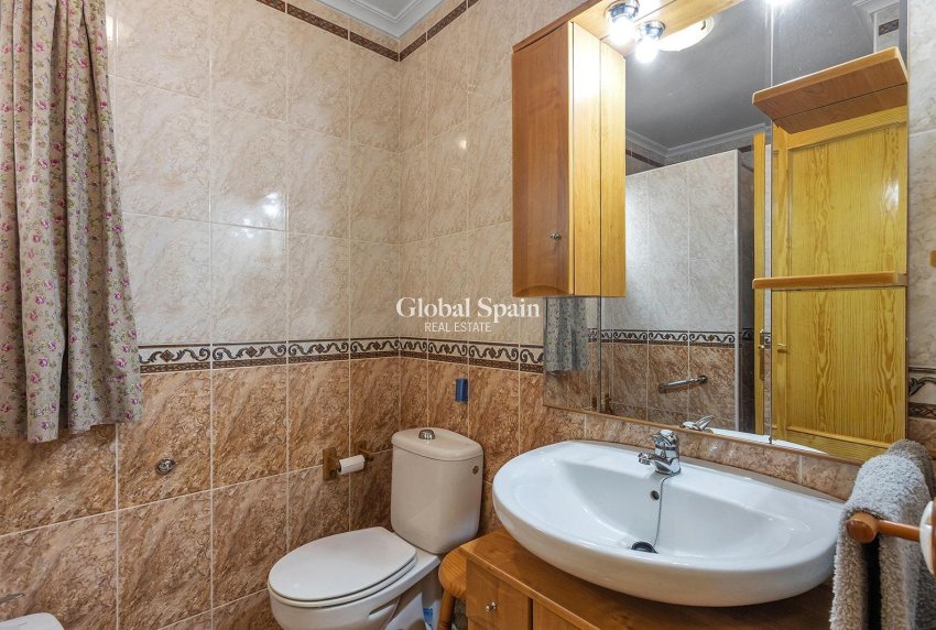 Revente - APPARTEMENT -
TORREVIEJA - La Mata pueblo