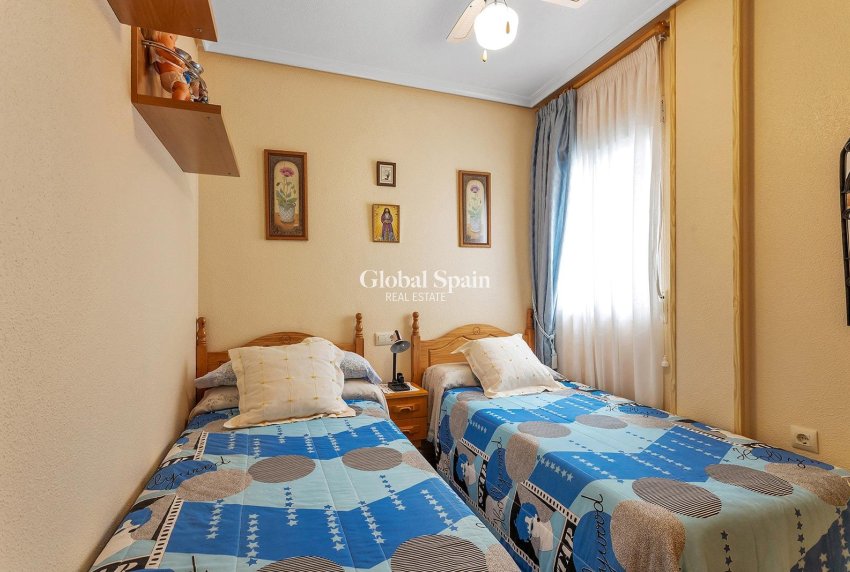 Revente - APPARTEMENT -
TORREVIEJA - La Mata pueblo