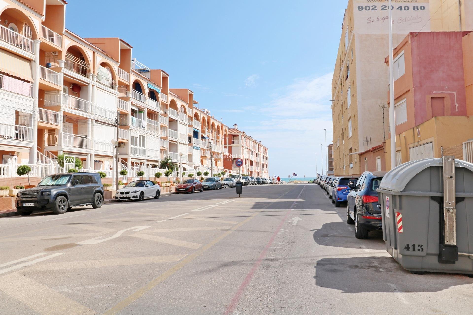 Revente - APPARTEMENT -
TORREVIEJA - La Mata pueblo