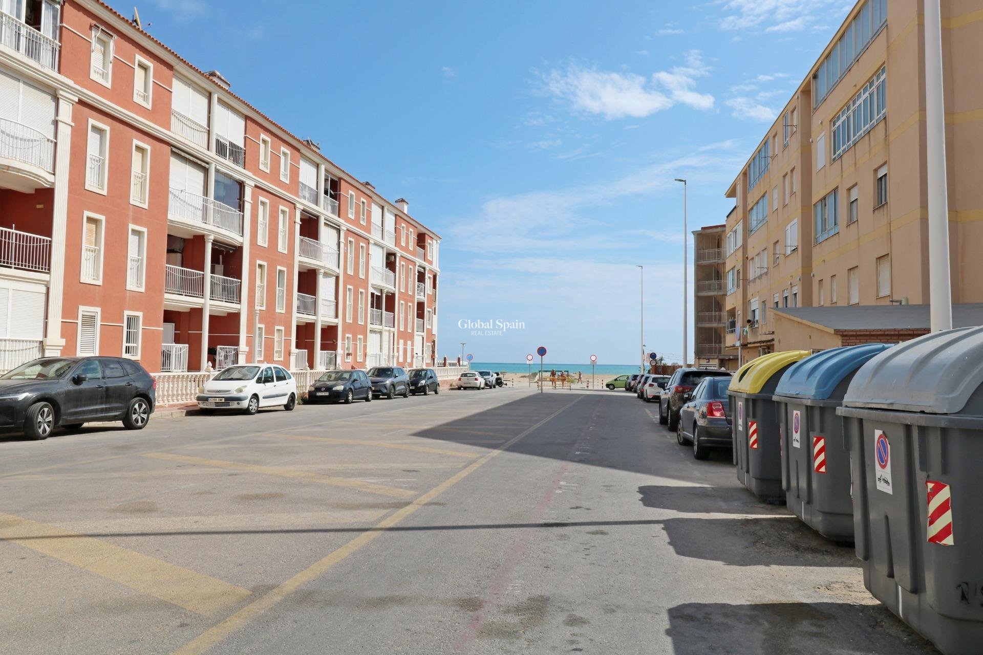 Revente - APPARTEMENT -
TORREVIEJA - La Mata pueblo