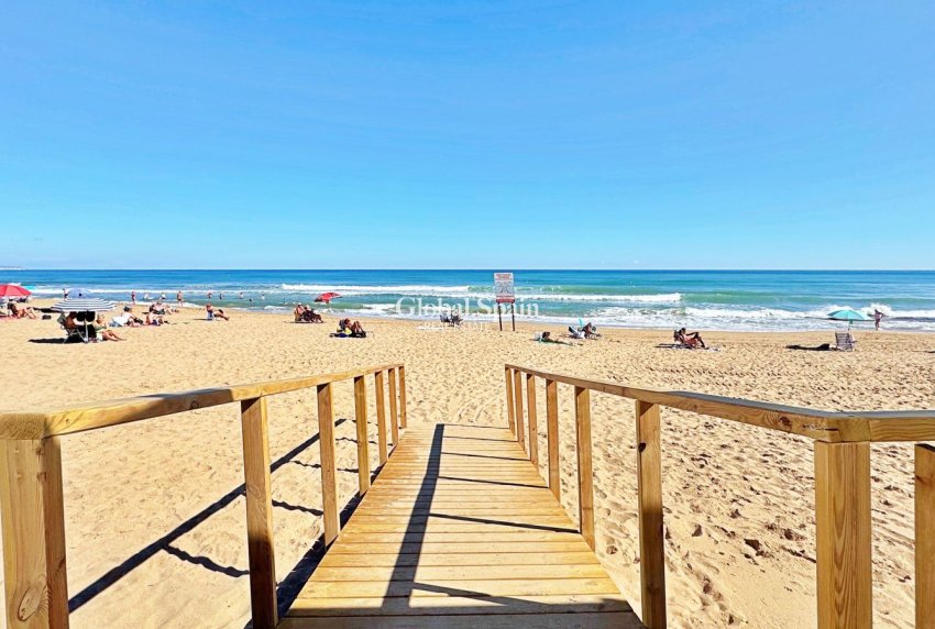 Revente - Appartement -
TORREVIEJA - La Mata