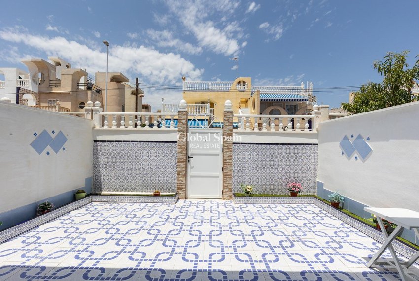 Revente - APPARTEMENT -
TORREVIEJA - La Mata