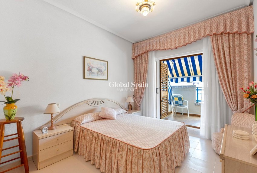 Revente - APPARTEMENT -
TORREVIEJA - La Mata