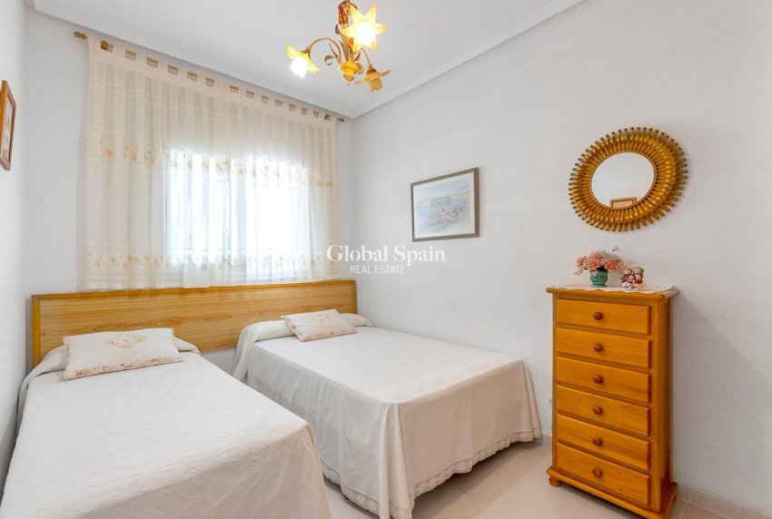 Revente - APPARTEMENT -
TORREVIEJA - La Mata