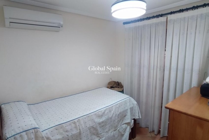 Revente - APPARTEMENT -
TORREVIEJA - La Mata