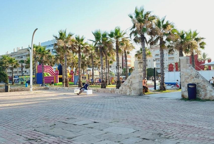 Revente - APPARTEMENT -
TORREVIEJA - La Mata