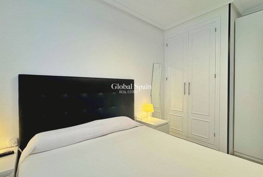 Revente - APPARTEMENT -
TORREVIEJA - La Mata