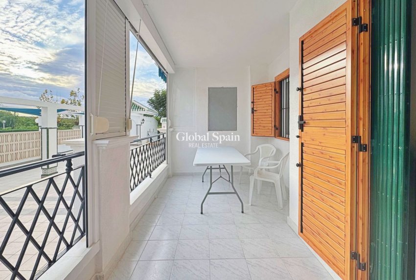 Revente - APPARTEMENT -
TORREVIEJA - La Mata