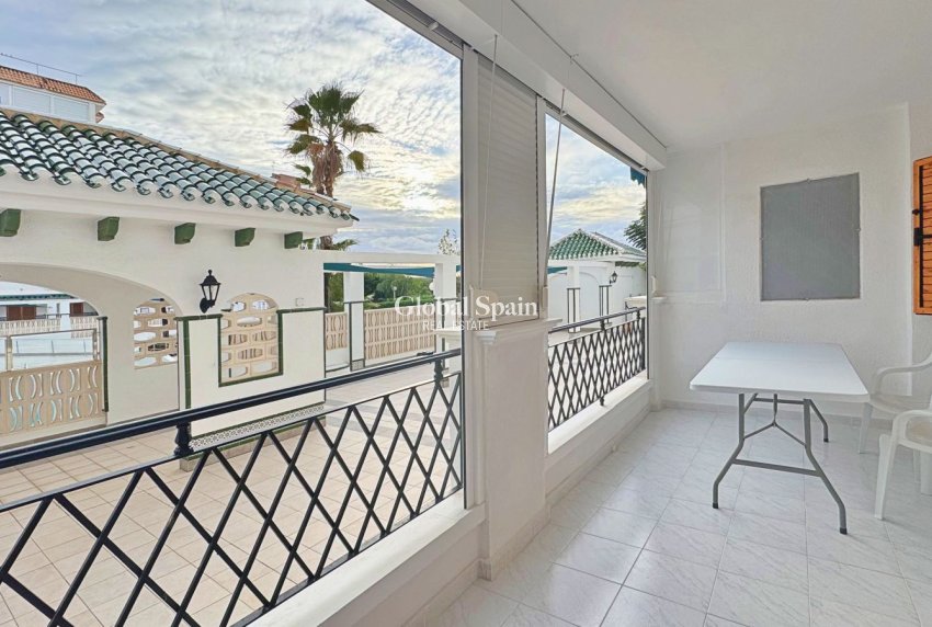 Revente - APPARTEMENT -
TORREVIEJA - La Mata
