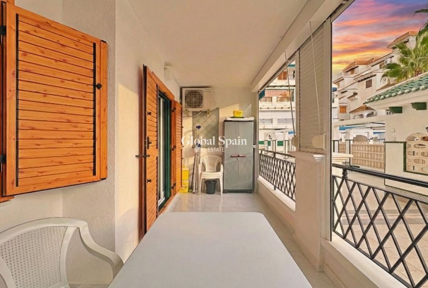 Revente - APPARTEMENT -
TORREVIEJA - La Mata