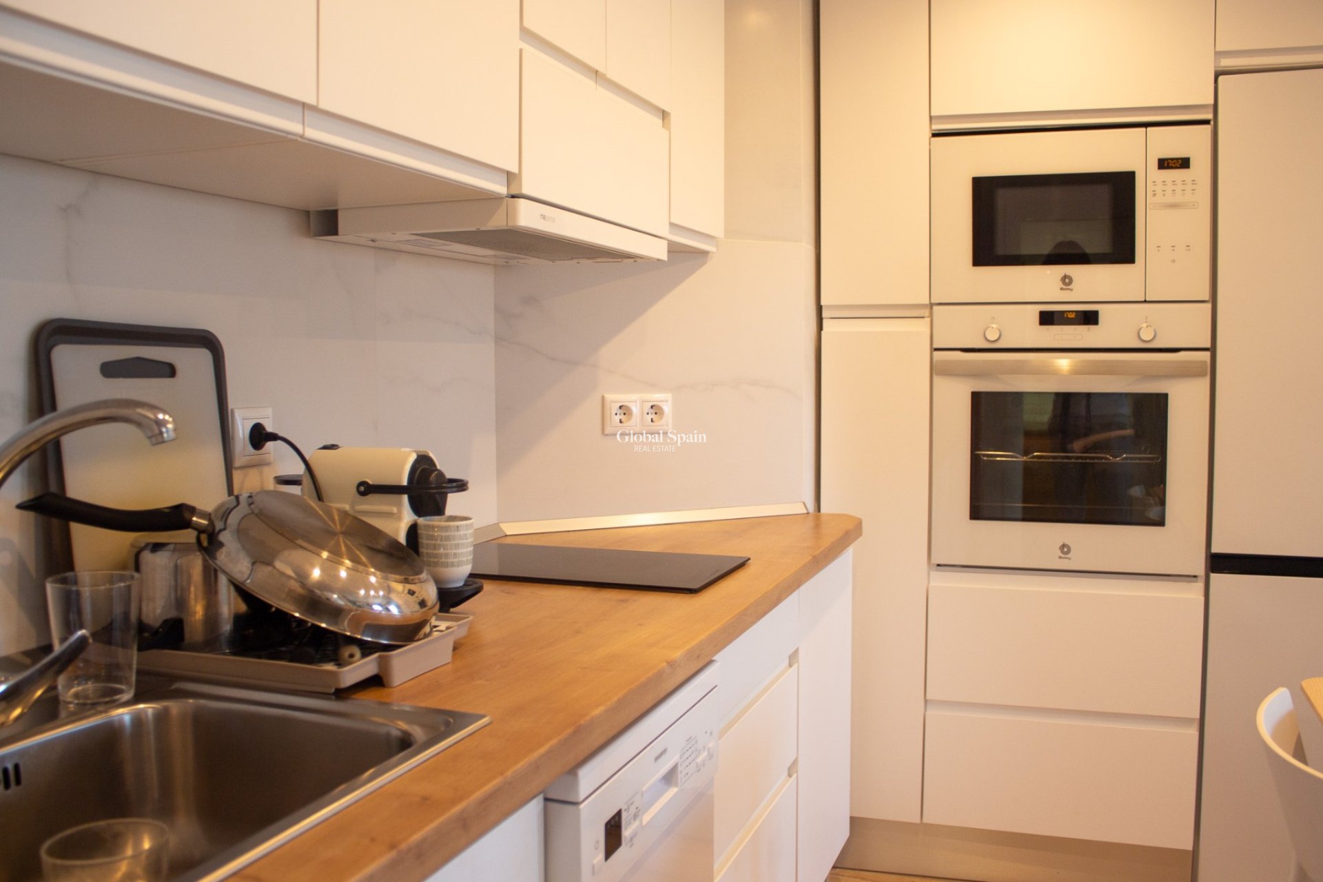 Revente - APPARTEMENT -
TORREVIEJA - La Mata