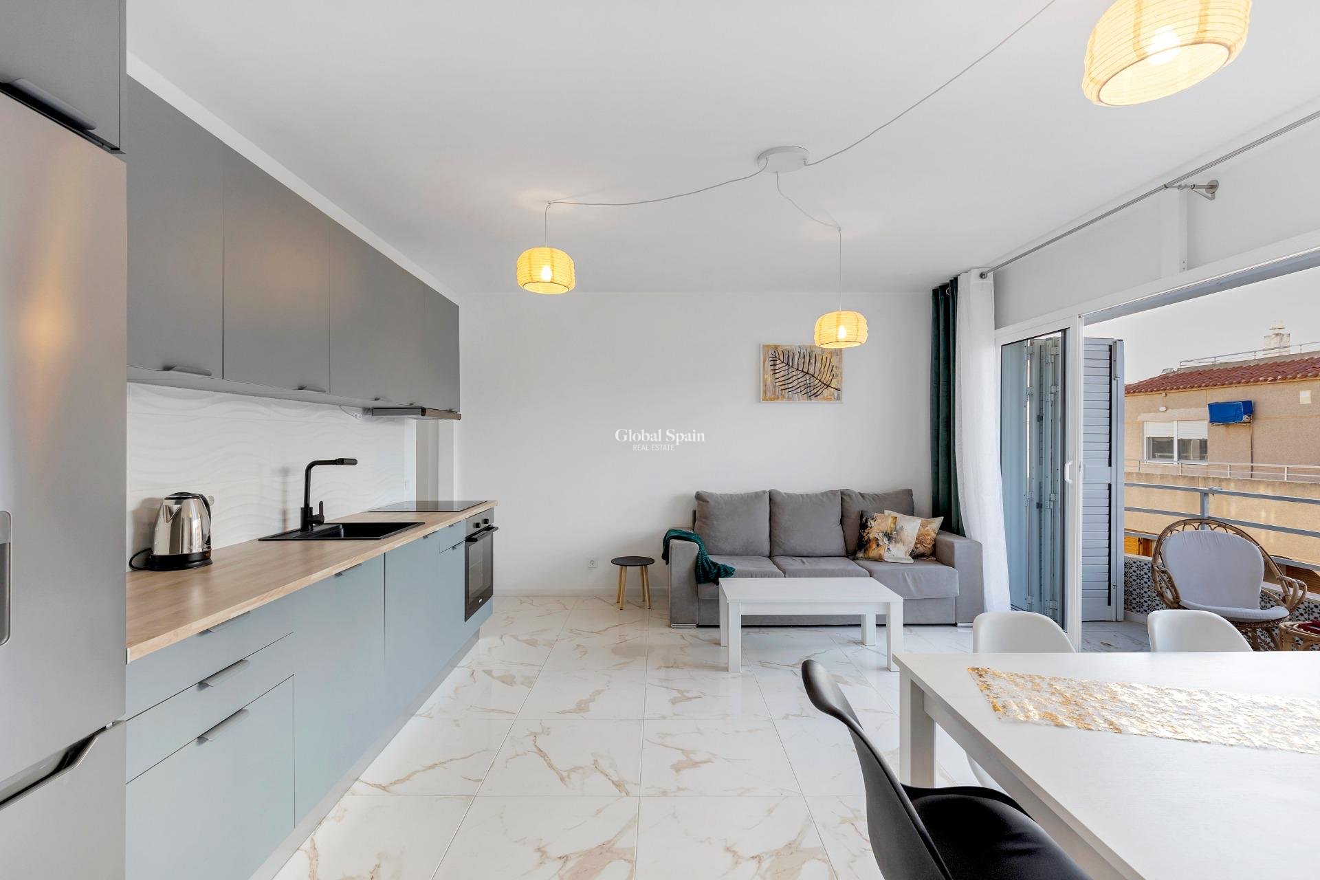 Revente - APPARTEMENT -
TORREVIEJA - La Mata