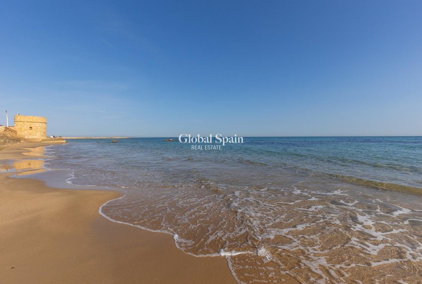 Revente - APPARTEMENT -
TORREVIEJA - La Mata