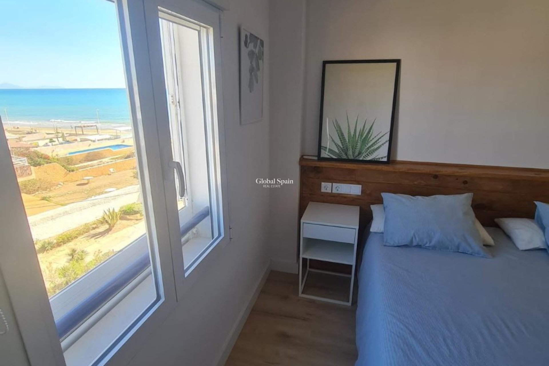 Revente - APPARTEMENT -
TORREVIEJA - La Mata