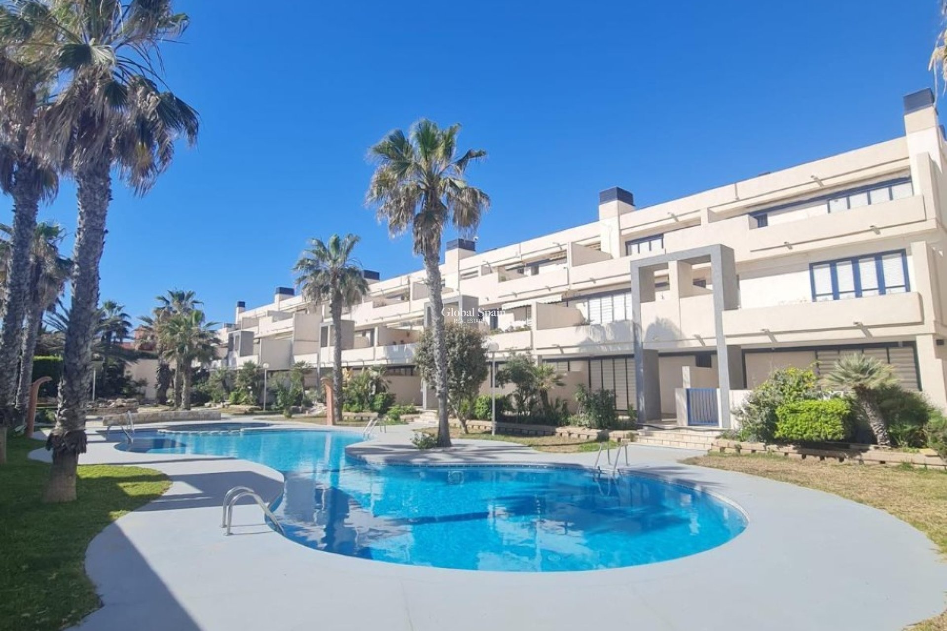 Revente - APPARTEMENT -
TORREVIEJA - La Mata
