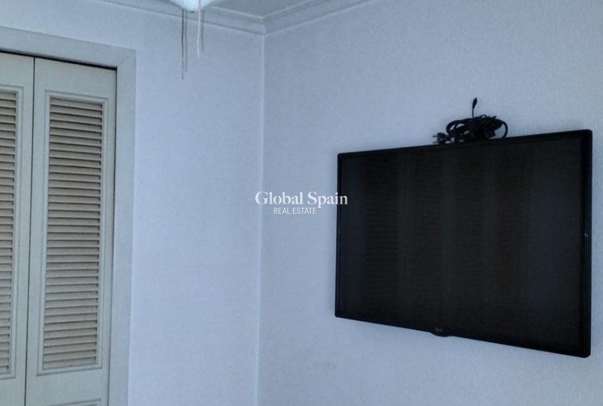 Revente - APPARTEMENT -
TORREVIEJA - La Mata