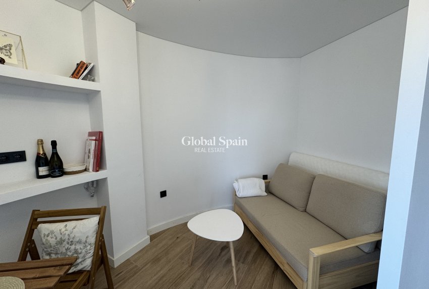 Revente - APPARTEMENT -
TORREVIEJA - La Mata