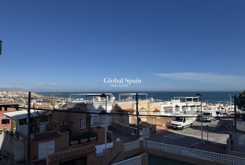 Revente - APPARTEMENT -
TORREVIEJA - La Mata