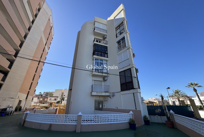 Revente - APPARTEMENT -
TORREVIEJA - La Mata