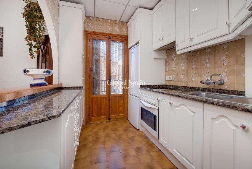 Revente - APPARTEMENT -
TORREVIEJA - La Mata