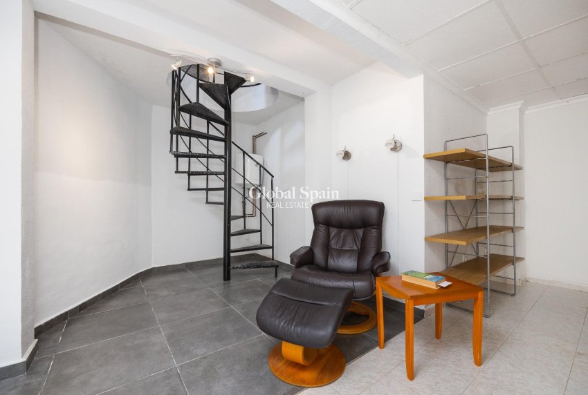 Revente - APPARTEMENT -
TORREVIEJA - La Mata