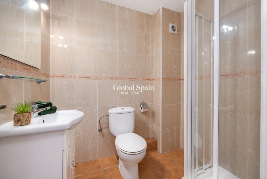 Revente - APPARTEMENT -
TORREVIEJA - La Mata