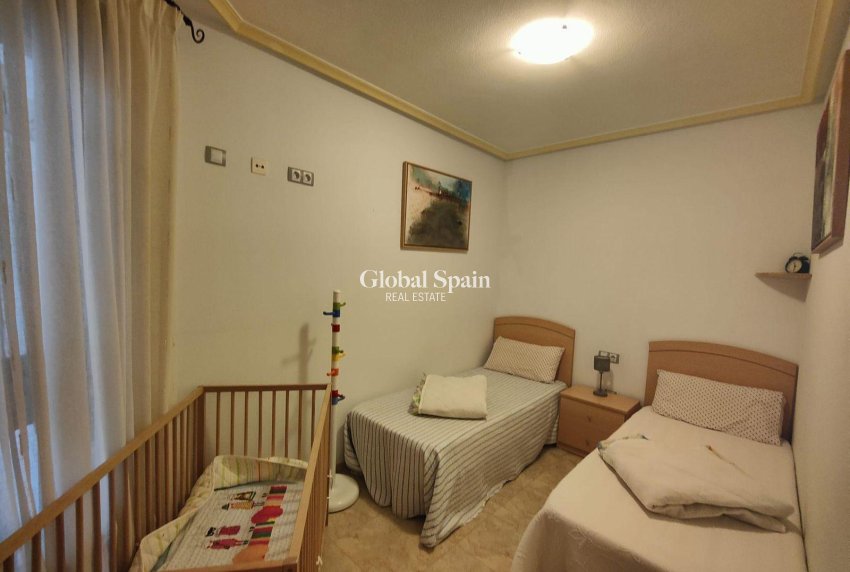 Revente - APPARTEMENT -
TORREVIEJA - La Mata
