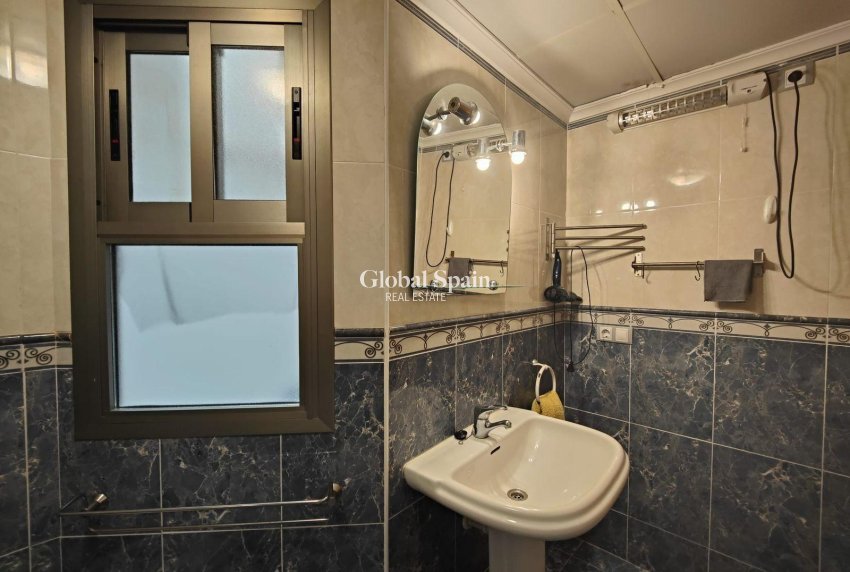 Revente - APPARTEMENT -
TORREVIEJA - La Mata