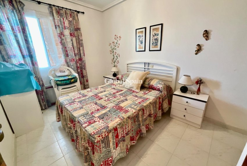 Revente - APPARTEMENT -
TORREVIEJA - La Mata