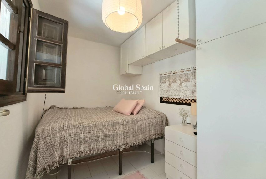 Revente - APPARTEMENT -
TORREVIEJA - La Mata