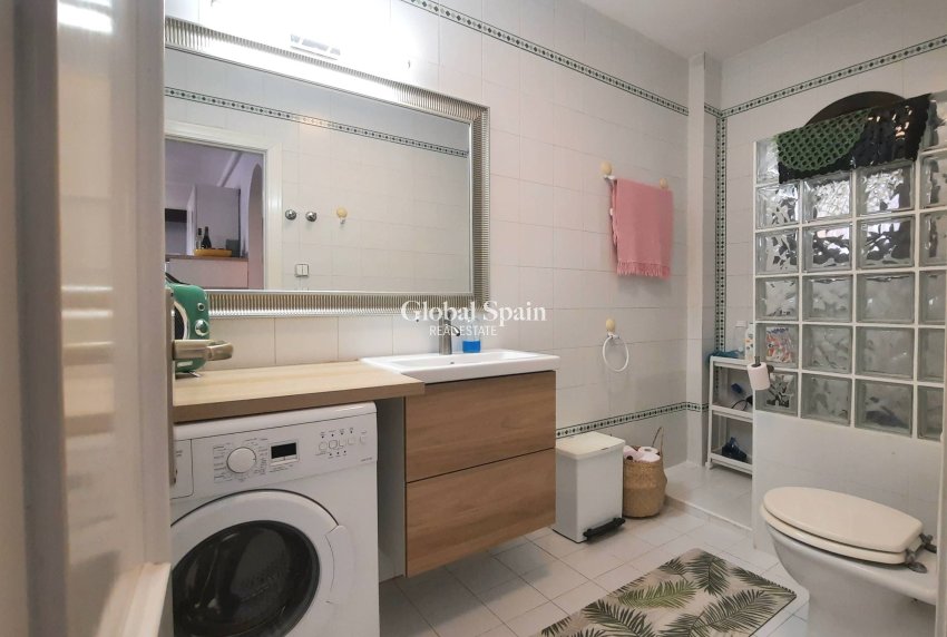 Revente - APPARTEMENT -
TORREVIEJA - La Mata