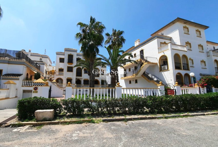 Revente - APPARTEMENT -
TORREVIEJA - La Mata