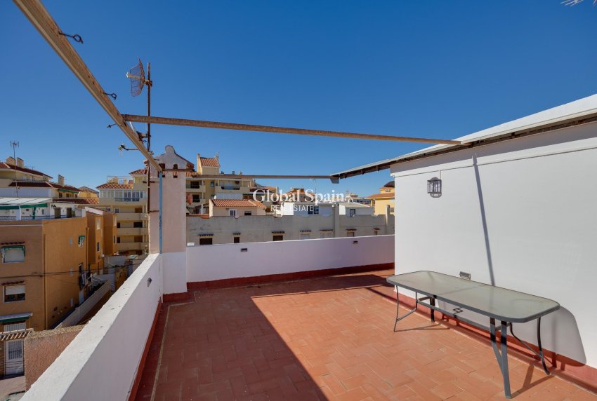 Revente - APPARTEMENT -
TORREVIEJA - La Mata
