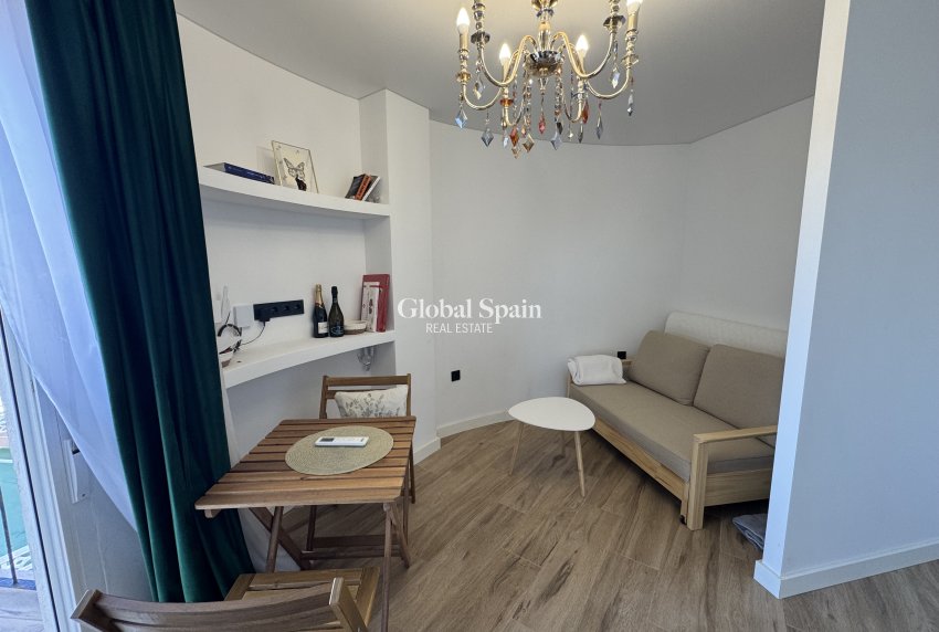 Revente - APPARTEMENT -
TORREVIEJA - La Mata