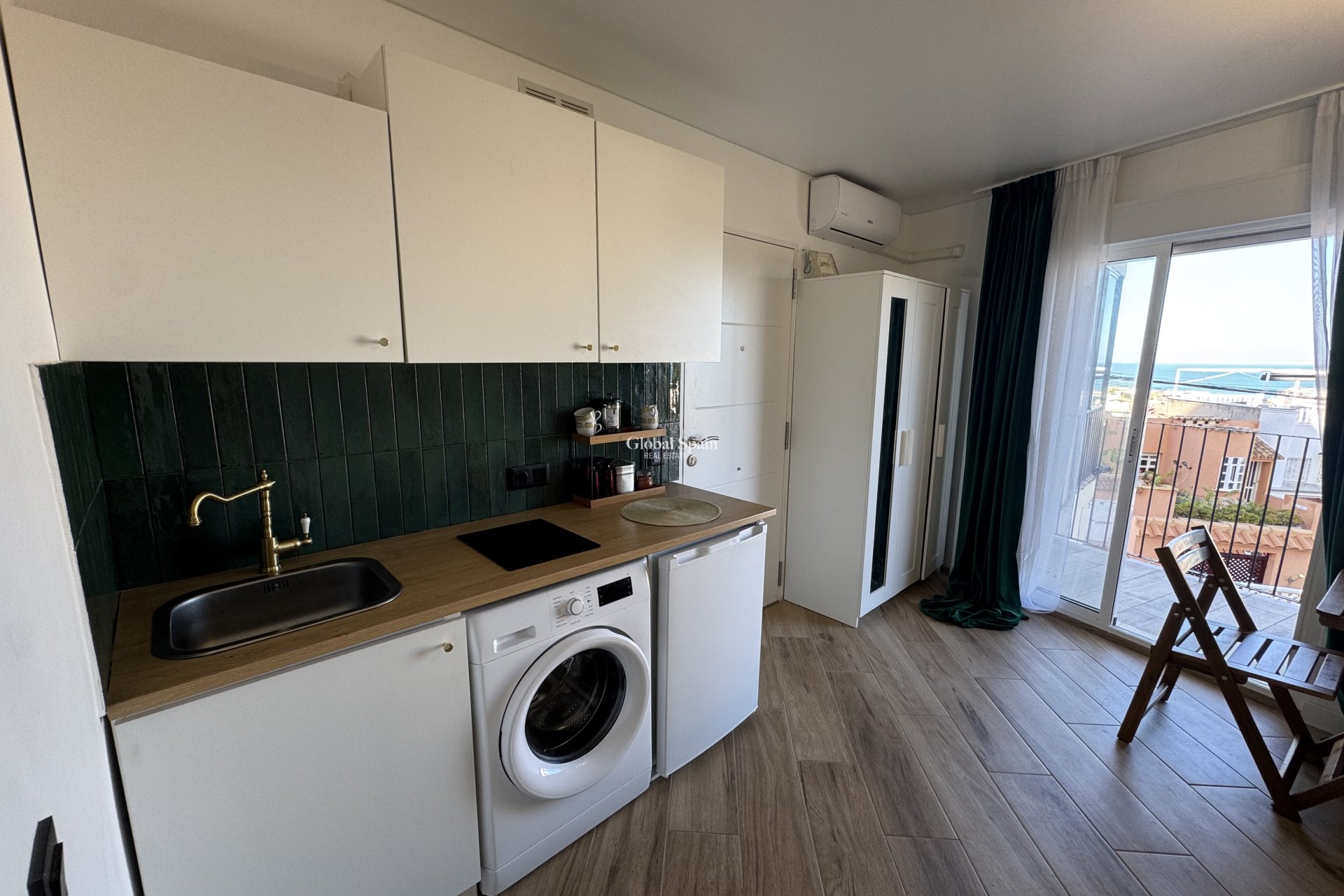 Revente - APPARTEMENT -
TORREVIEJA - La Mata